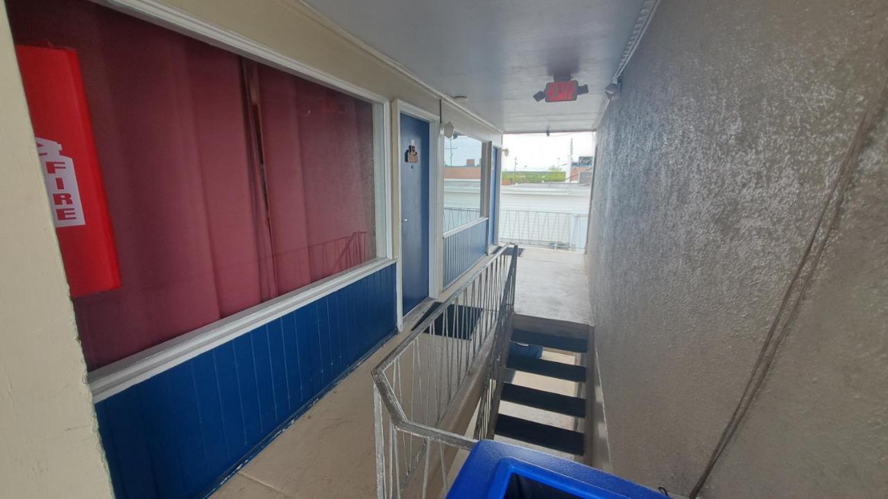 Sandbox Motel Wildwood Bagian luar foto