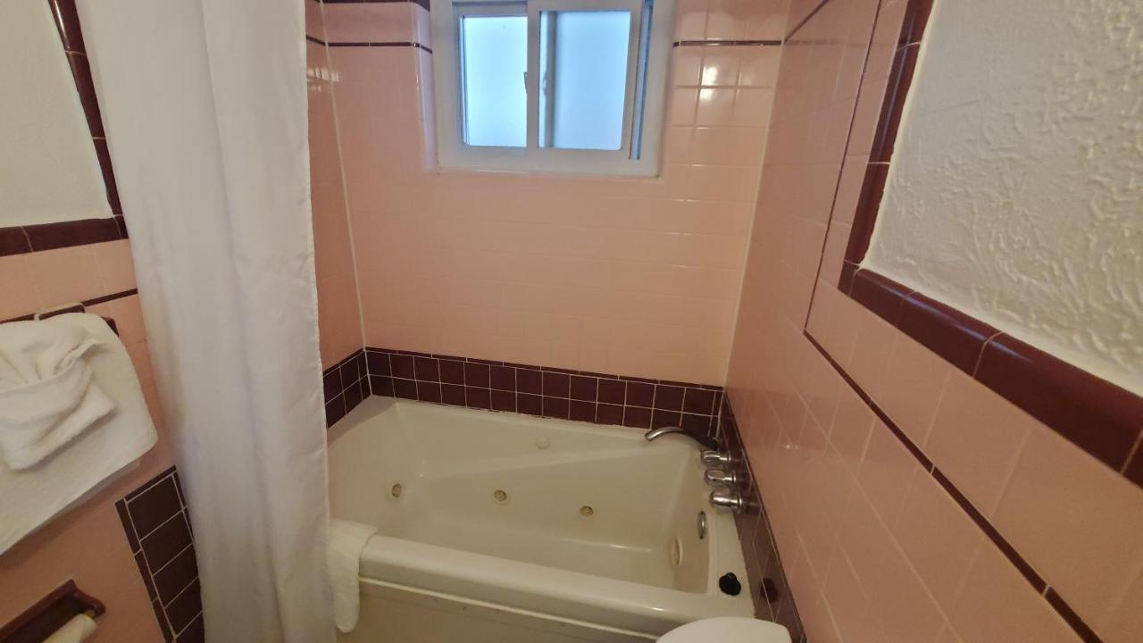 Sandbox Motel Wildwood Bagian luar foto