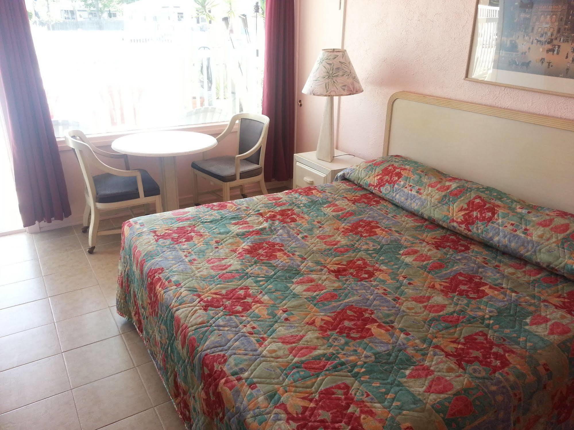 Sandbox Motel Wildwood Bagian luar foto