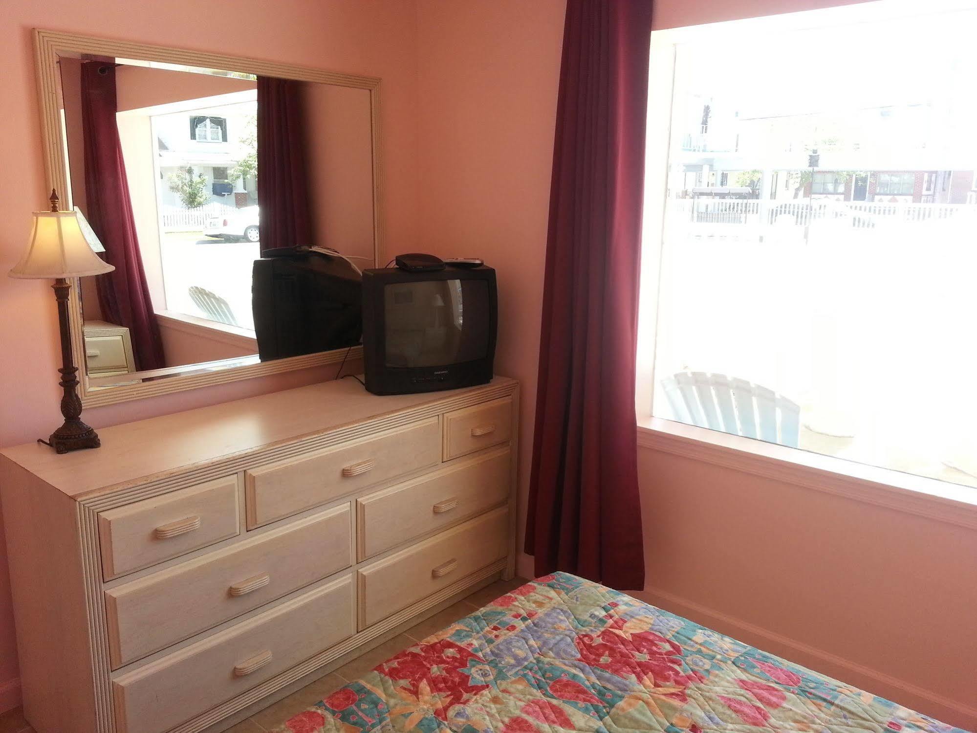 Sandbox Motel Wildwood Bagian luar foto